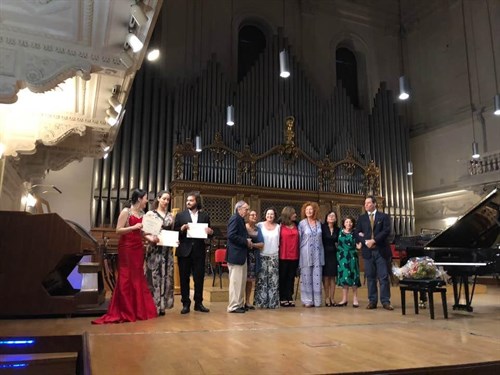 premio al concorso internazionale pianistico “Sergio Cafaro “